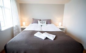Gallery Guesthouse - Staywest